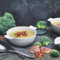 Rauchige Broccoli-Cremesuppe