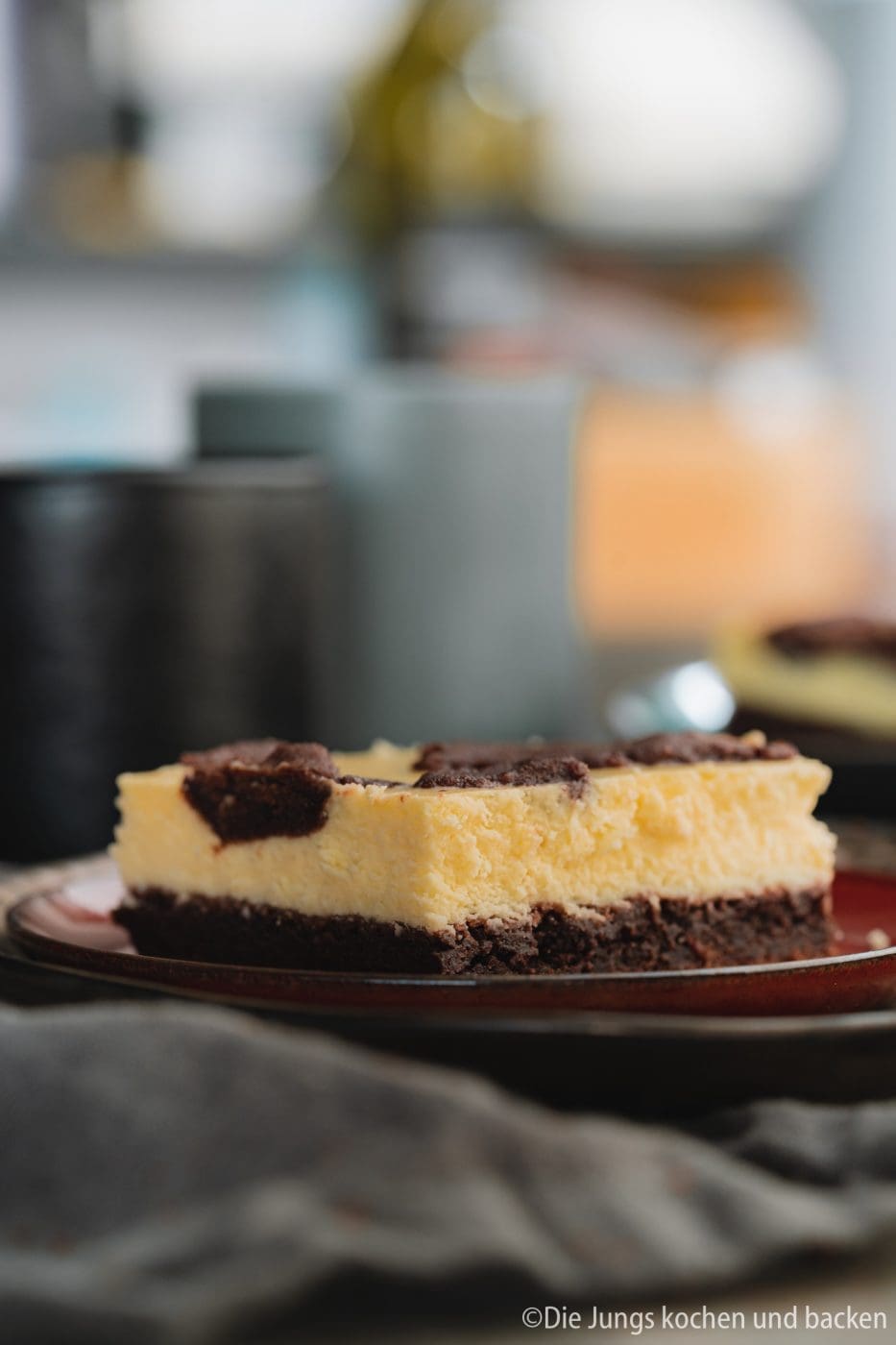 Russischer Zupfkuchen vom Blech. Saftig, cremig und ohne Backmischung 5 Stück Zupfkuchen von der Seite